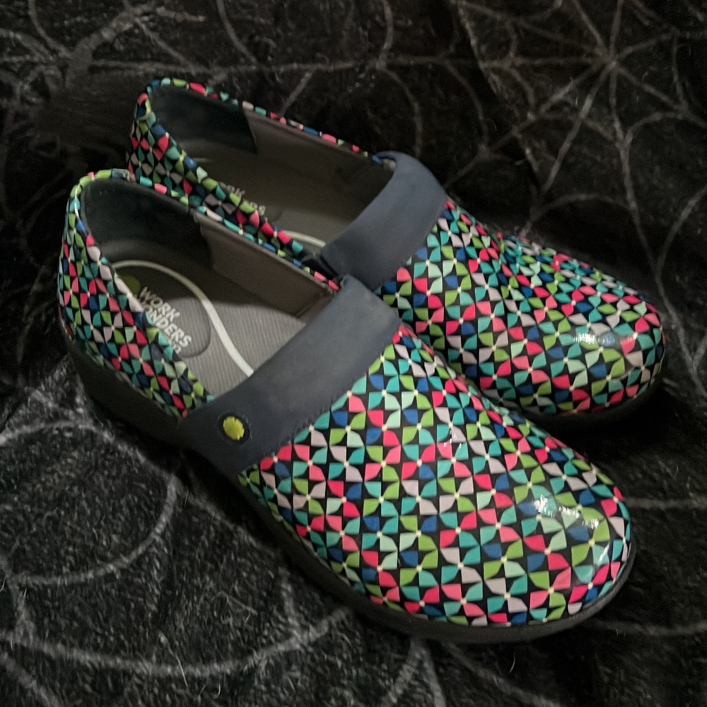 Work Wonders by Dansko - size 42 nursing shoes